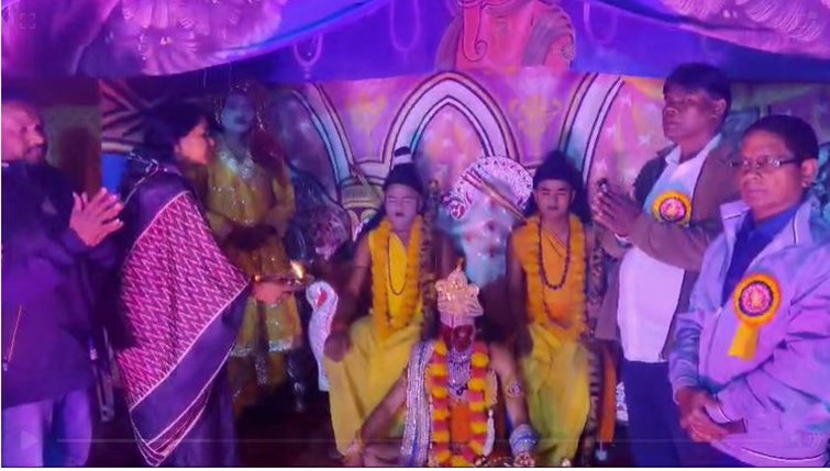 Shri Ramcharit Manas Mahayagya going on in Ganpati Dham, Purnahuti and Ramlila concluded with the coronation of Shri Ram.