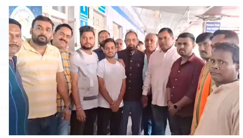 sansad vidyut waran ne tata-baxar train kiya rawana 