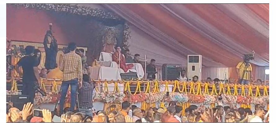 bageshwar dham ke aacharya ne deoghar mai kiya prawachan 