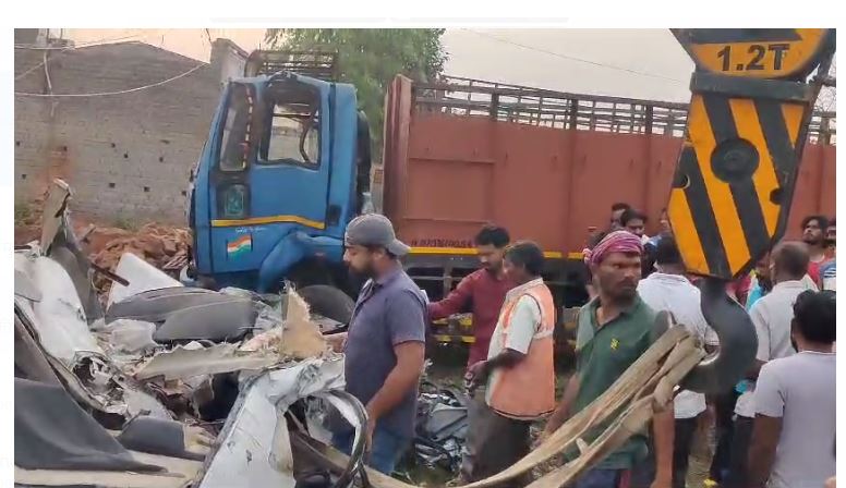 saraikela mai dardanaak sadak hadsa 