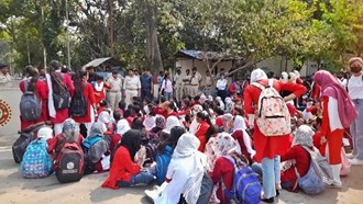 Demonstration of JD Women's College students outside CM residence