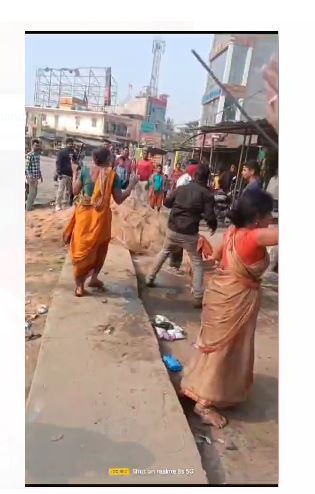 chatra mai bhumi vivad mai do guton mai maarpit 