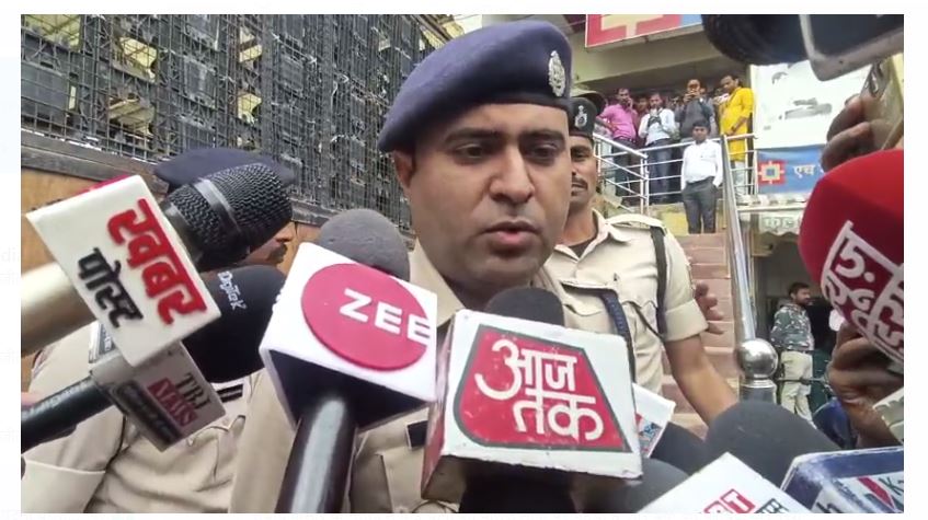 begusarai sthit hdfc bank mai 20 lakh ki loot 