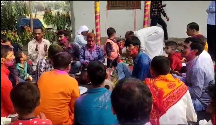 Holi is incomplete without Radha-Krishna