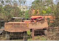 Police seized 5 tractors loaded with illegal sand, driver absconding