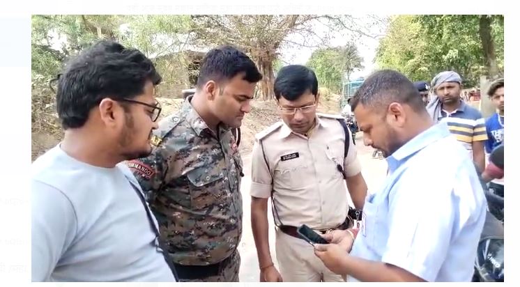 rosra mai dindahare petol pump karmi se loot 