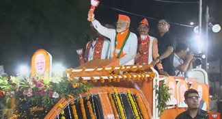 PM Modi's Jharkhand tour: Crowd gathered at PM's road show in Ranchi, workers showered flowers