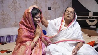 Dhanbad election battle: Anupama Singh shows strength, meets Chamcham Devi and seeks blessings for victory