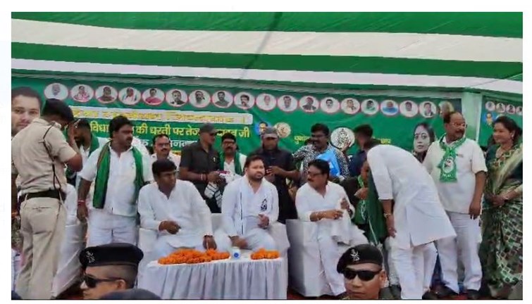 tejaswi yadav aur mukesh sahni pahunche garhwa