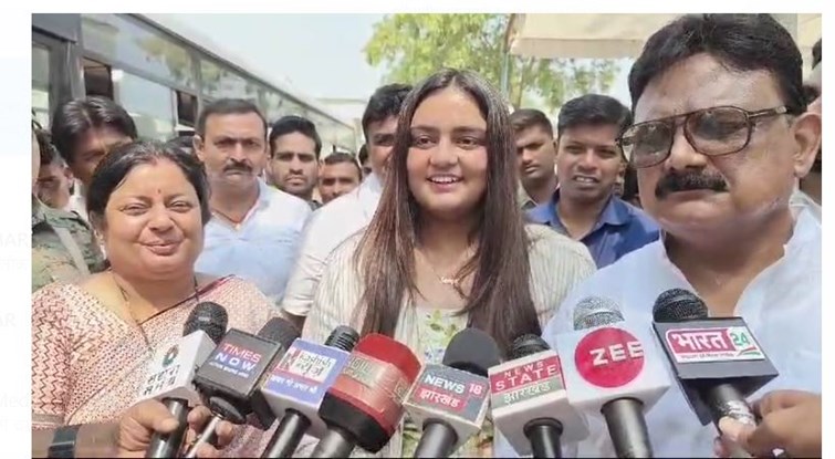 garhwa mai loksabha chunav ke chauthe charan ki voting