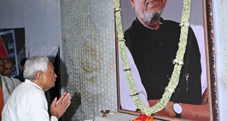 Tribute meeting in memory of Sushil Modi: Veteran leaders including Governor, Chief Minister paid tribute, family members were also present.