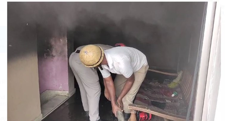 jamshedpur mai ek ghar mai lagi aag 