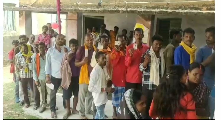 pahle matdaan fir jalpaan 