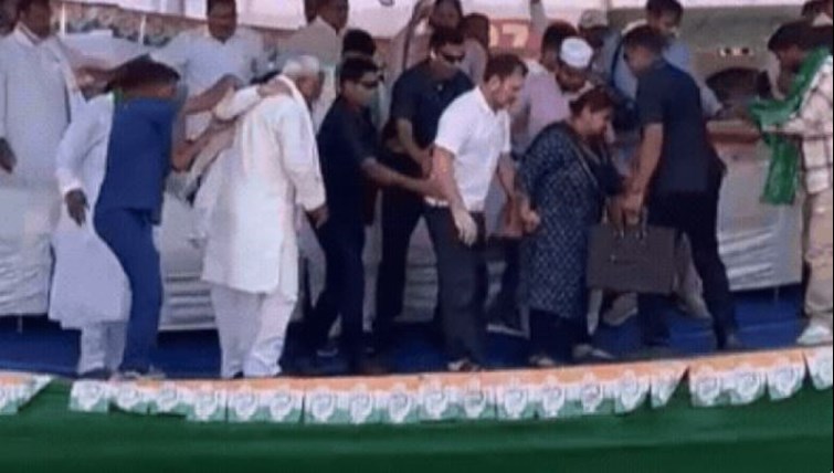 The stage of Rahul Gandhi's meeting in Paliganj, Patna caved in, Misa Bharti held it by hand