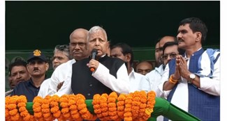 koderma mai lalu yadav ne manch se bhari hunkaar