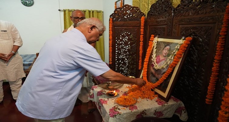 Bihar Governor paid tribute to Sharda Sinha