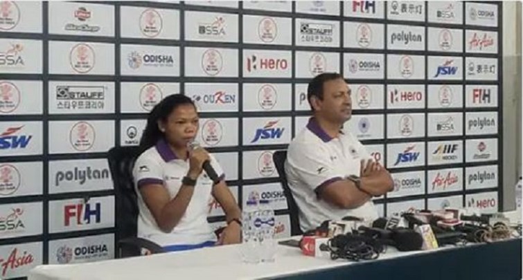 Team India shows enthusiasm regarding Womens Hockey Asian Championship trophy