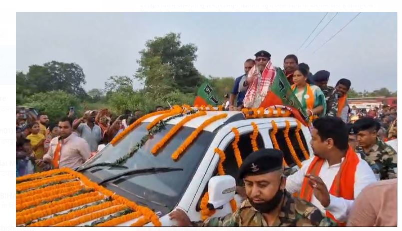 film abhineta mithun chakrawarti ne kiya road show