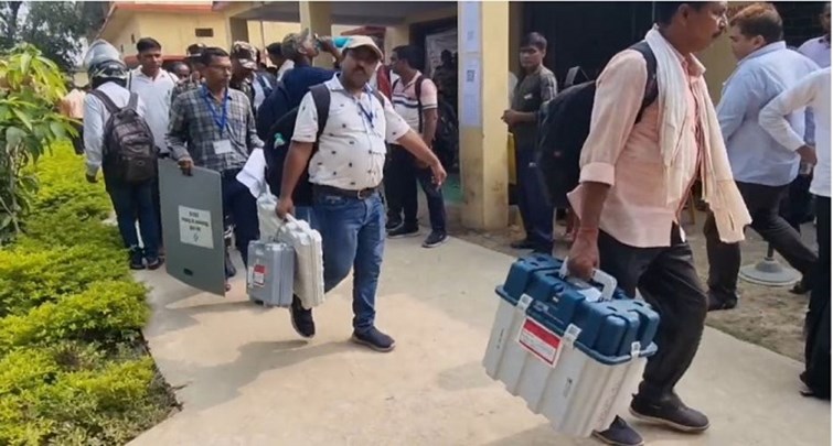  Polling parties leave for voting in Tarari