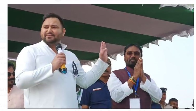 tejaswi yadav ne gana gakar pm modi per kiya kataksha