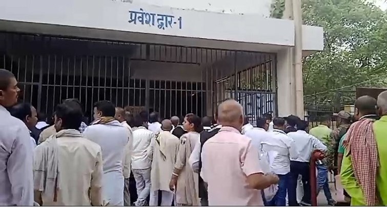  Firing on notorious person during his appearance in Gopalganj Civil Court