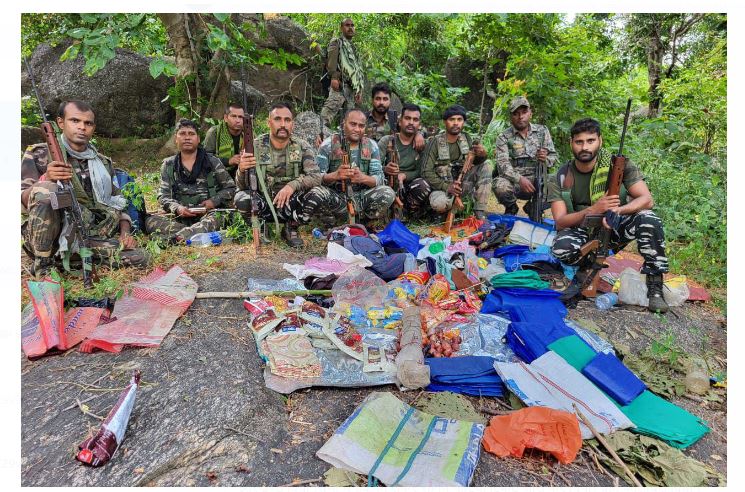 palamu mai police aur naxaliyon ke beech muthbher