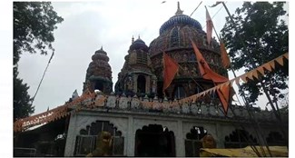 ranchi ke dewri mandir mai gramino ne lagaya tala