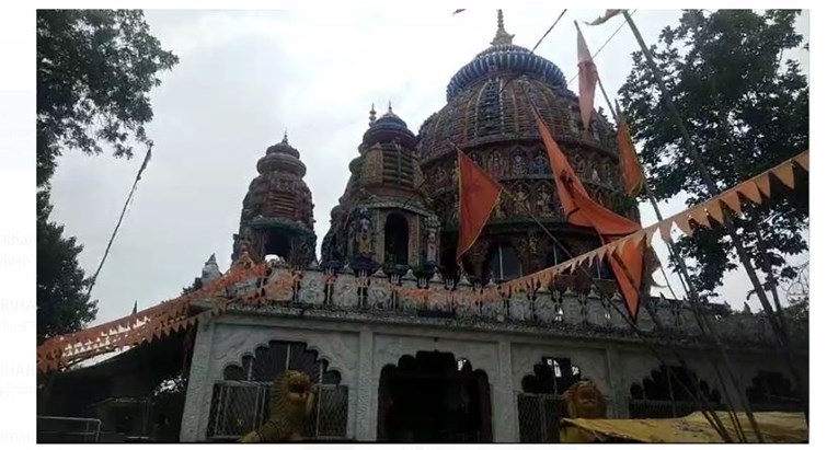 ranchi ke dewri mandir mai gramino ne lagaya tala