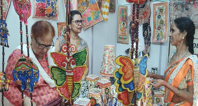 Bihar Saras Fair is attracting people