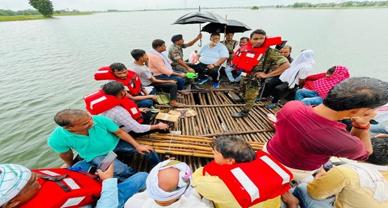  Pappu Yadav visited flood affected areas