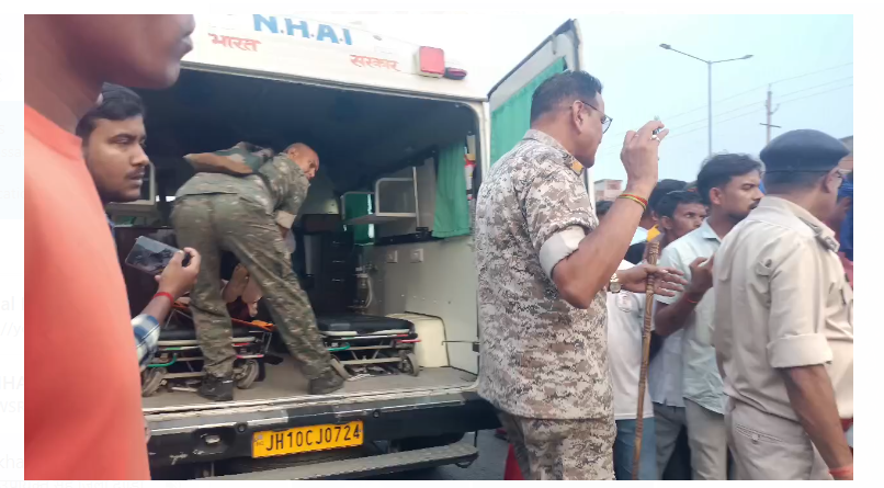 dhanbad mai bhishan sadak hadsa