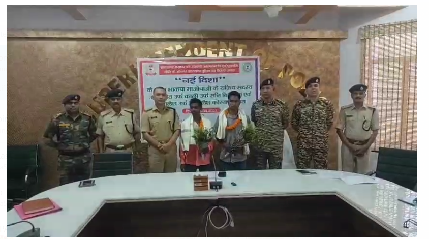 latehar mai bhakpa maaowadi ko tagra jhatka 