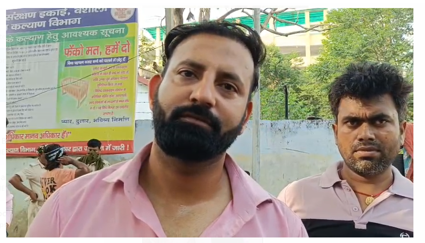 mahatma gandhi sutu per dardanaak sadak hadsa