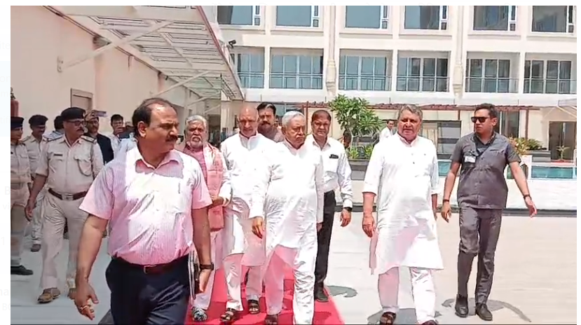 cm nitish kumar pahunche gaya