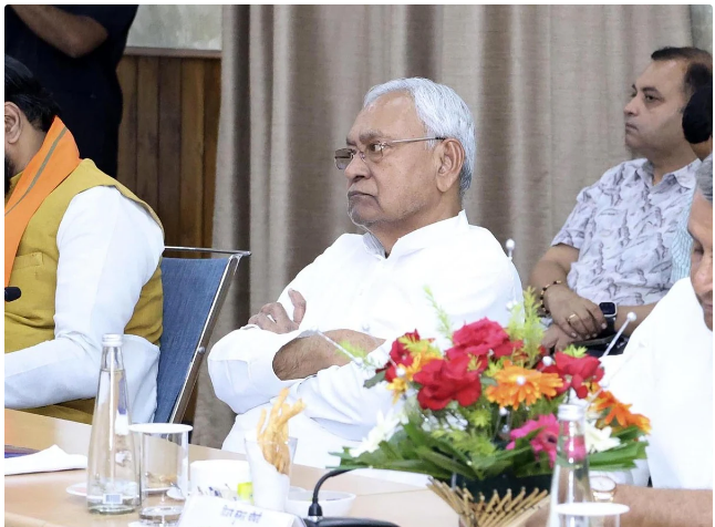 nitish cabinet ki baithak mai 36 prastavon per muhar