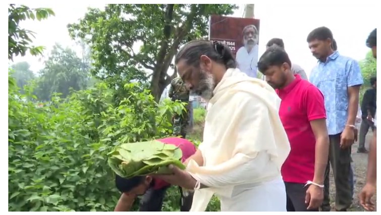 shibu soren ke paaramparik shradh karma ka aaj 8wan din 