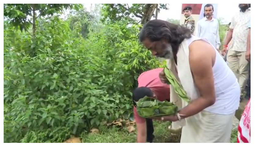 shibu soren ke paramparik shradh karma ka 10 wa din 