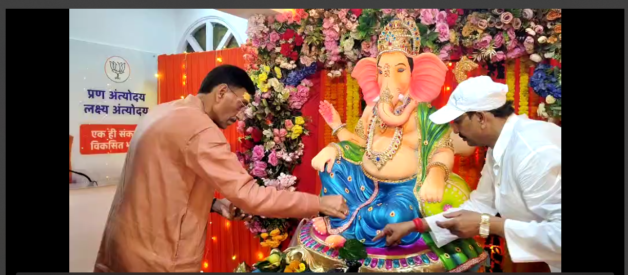 ranchi mai ganesh puja ki dhum 