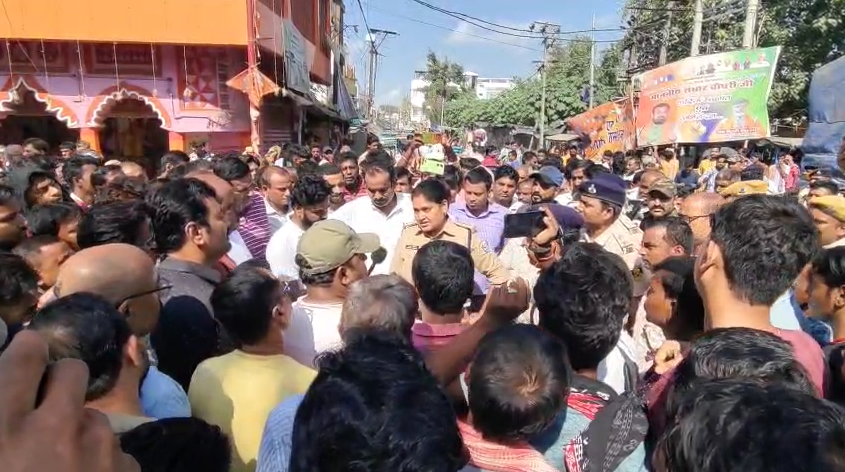Gold businessman murdered after robbery, angry people blocked the road