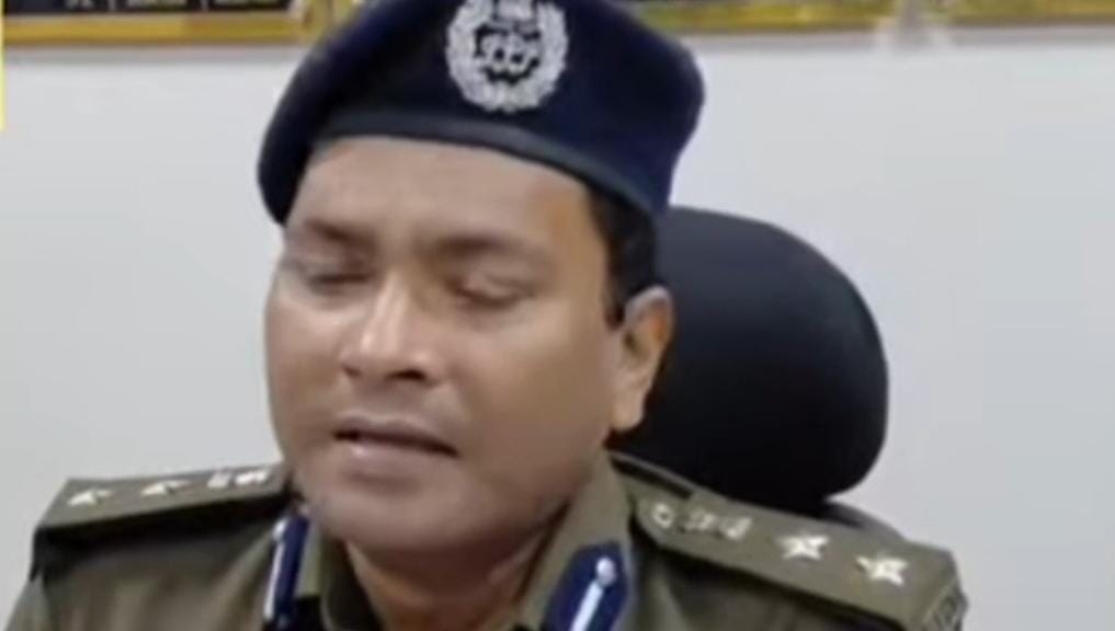 Half encounter again in Saran, two liquor mafia arrestedHalf encounter again in Saran, two liquor mafia arrested