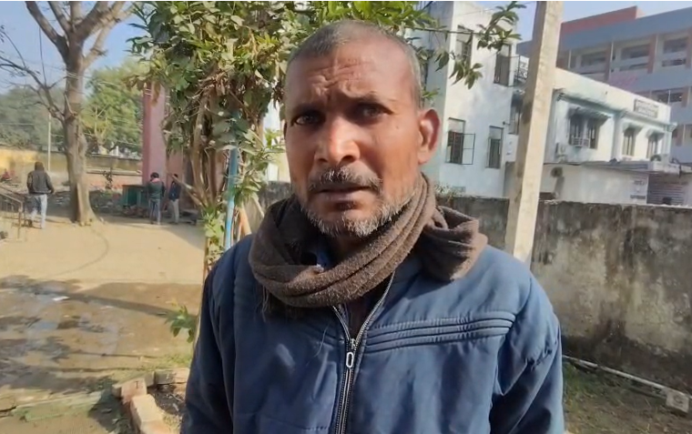 Minor lover couple hanged with same scarf in Chhapra