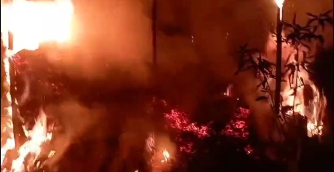 Three houses burnt to ashes, victims' families demand compensation