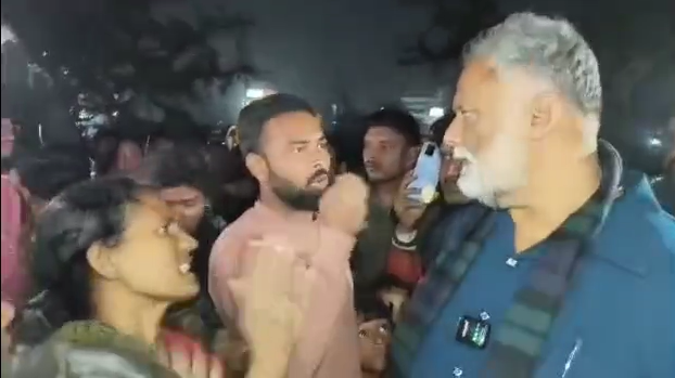 Pappu Yadav came to meet the victim's family after the bulldozer action, said - this is a government of criminals.