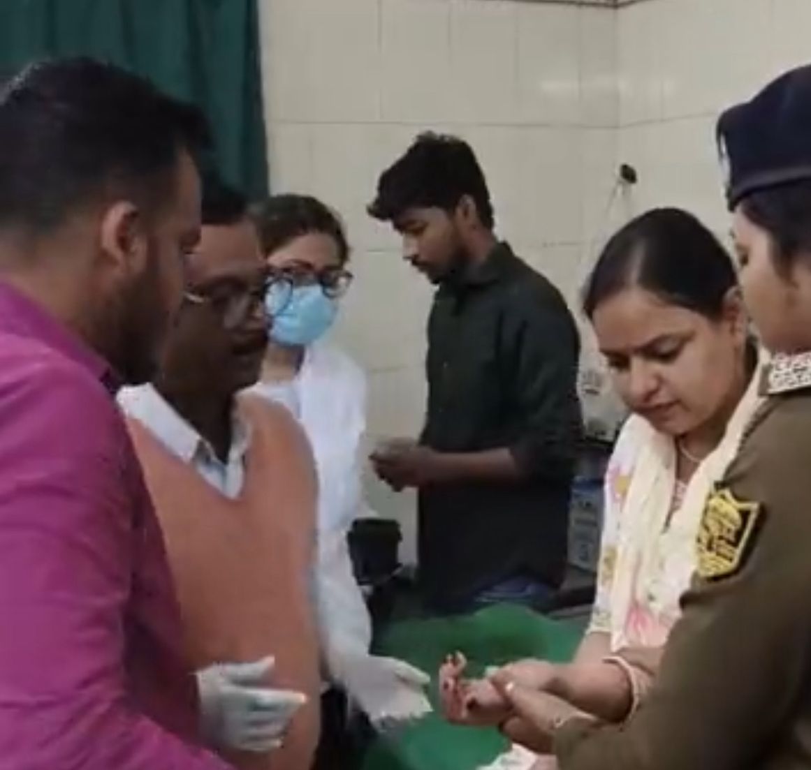 Woman cuts veins of both hands outside SP office, tells assistant jailer of Konella jail about her husband