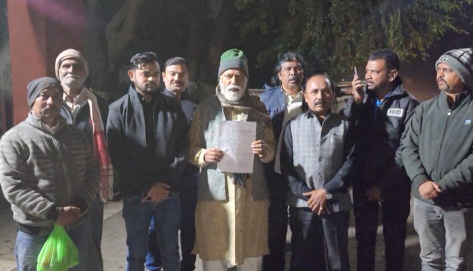 Complaint lodged in the police station against former minister Dulal Bhuiyan for making objectionable remarks on the Chief Minister.