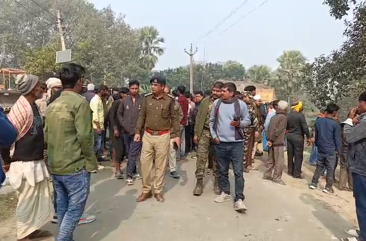 Miscreants shot a textile businessman in broad daylight