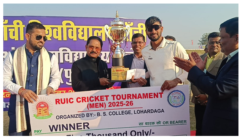 dhiraj sahu ne khel mai rajniti karne walon ko chetaya 