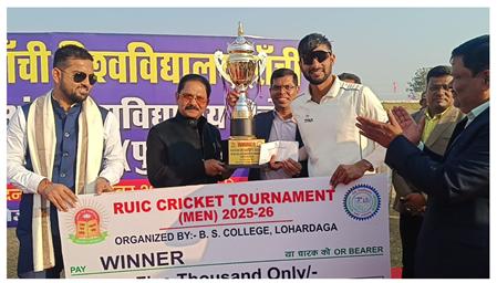 dhiraj sahu ne khel mai rajniti karne walon ko chetaya 