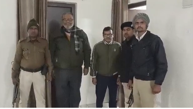 The District Welfare Officer was arrested in Begusarai for accepting a bribe of Rs. 1800 on a bill of Rs. 18,000.