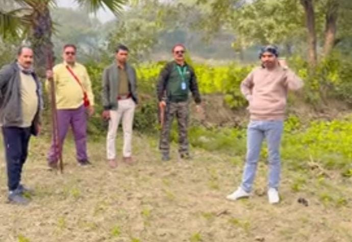 In Nawada, the local administration and forest department team jointly opened fire to protect crops, killing more than a dozen nilgai (blue bulls).